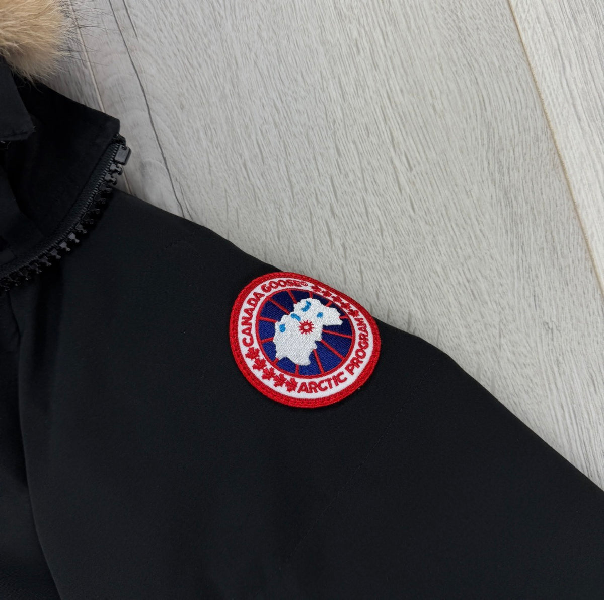 Canada Goose Men’s Black Carson Parka Jacket With Fur - Small Fusion